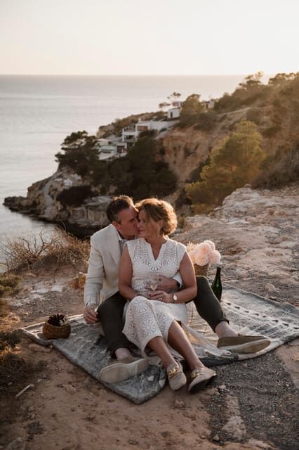 Ibiza: Photoshoot at Es Vedrá panoramic viewpoint & sunset - What to Expect From the Photoshoot