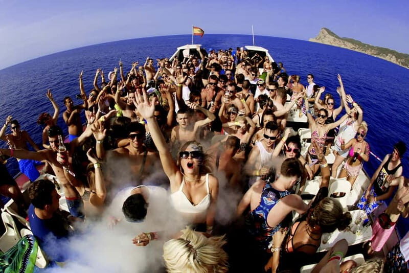 Ibiza Sunset Boat Party with 3hrs Open Bar + 3 Club Entries - What the Reviews Say