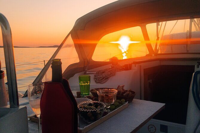 Ibiza sunset boat trip with appetizers and champagne, 6 guests - Why We Think It’s Worth It