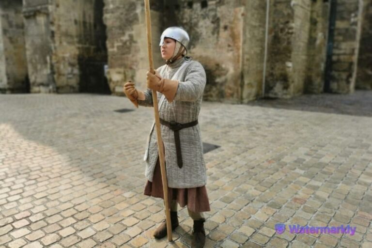 Immersive guided tour of Tours in the 13th century. - The Experience in Detail