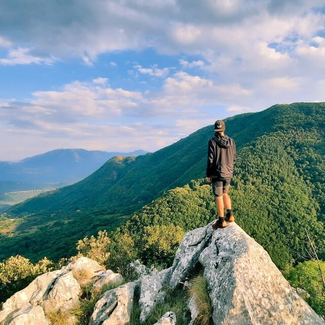 Immersive Outdoor Experience in the Land of Wolves - Key Points