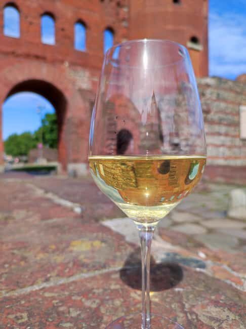 In Turin a walking tour between art and wine tasting - The Experience in Detail