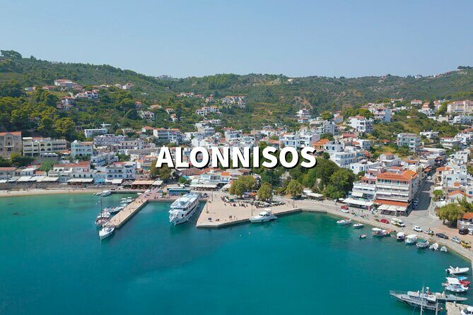Island Hopping from Skiathos - The Boat and Group Experience