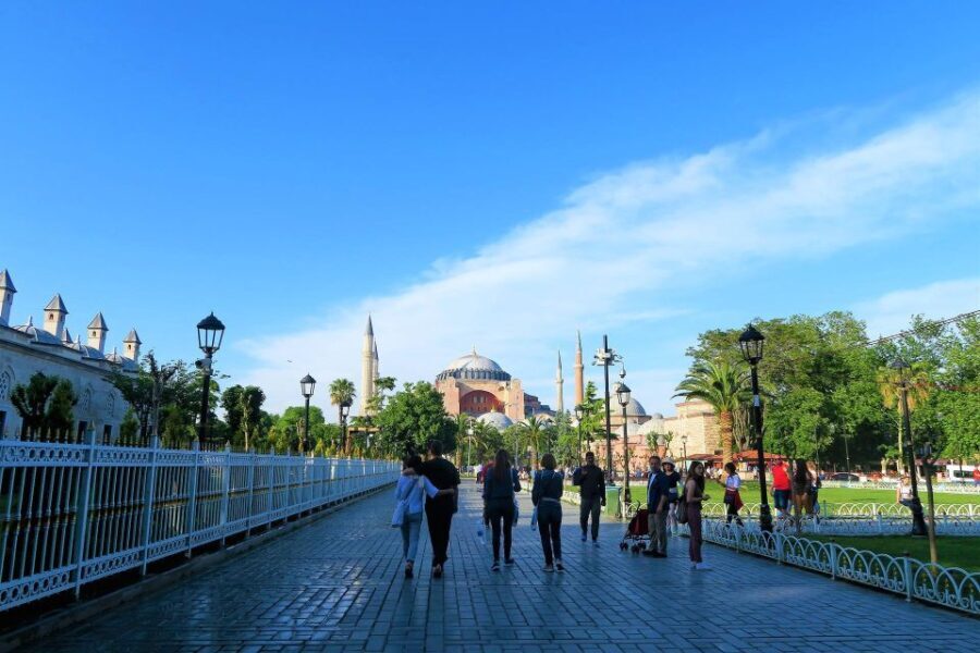Istanbul: Blue Mosque, Hagia Sophia, Basilica Cistern Tour - Underground Wonder: Basilica Cistern