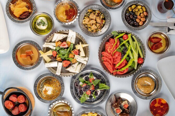 Istanbul Bosphorus Cruise with Turkish Breakfast - What the Reviews Say