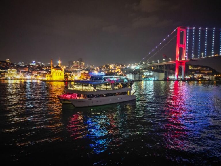 Istanbul: Bosphorus Dinner Cruise with Private Table & Show - Dining Experience