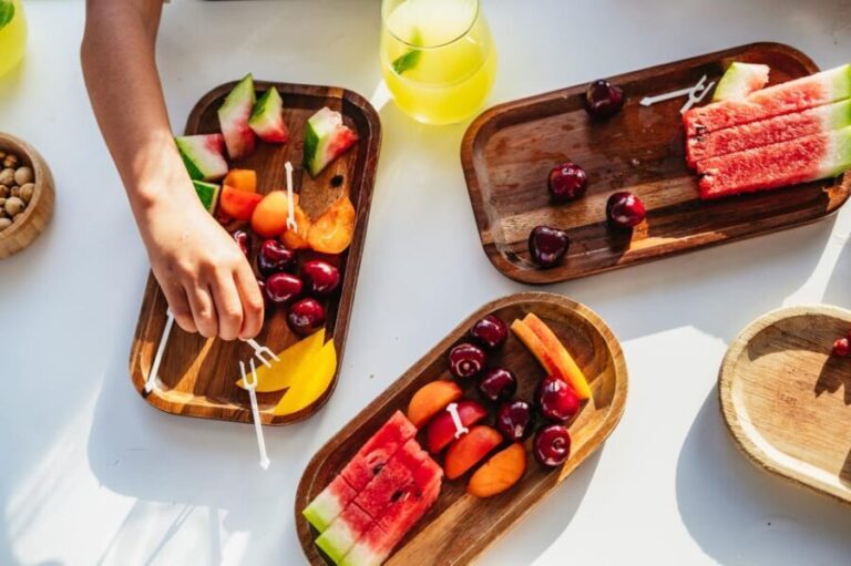 Istanbul: Bosphorus Sunset Cruise on a Luxury Yacht - Who Should Consider This Tour?