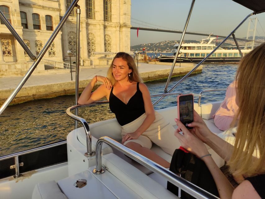Istanbul: Bosphorus Sunset Cruise with Snacks and Wine - Why This Tour Works Well