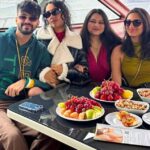 Istanbul: Daytime Bosphorus Yacht Cruise with Fruit & Snacks - Key Points