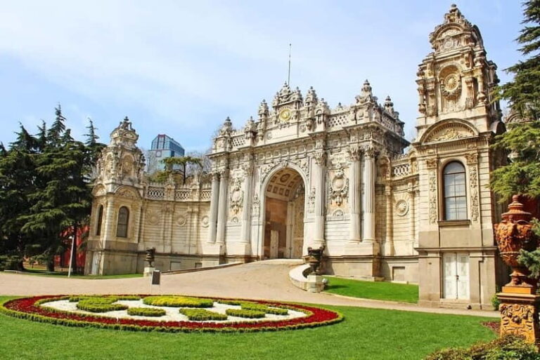 Istanbul: Dolmabahce Palace Guided Tour - Inside the Palace: What Youll See