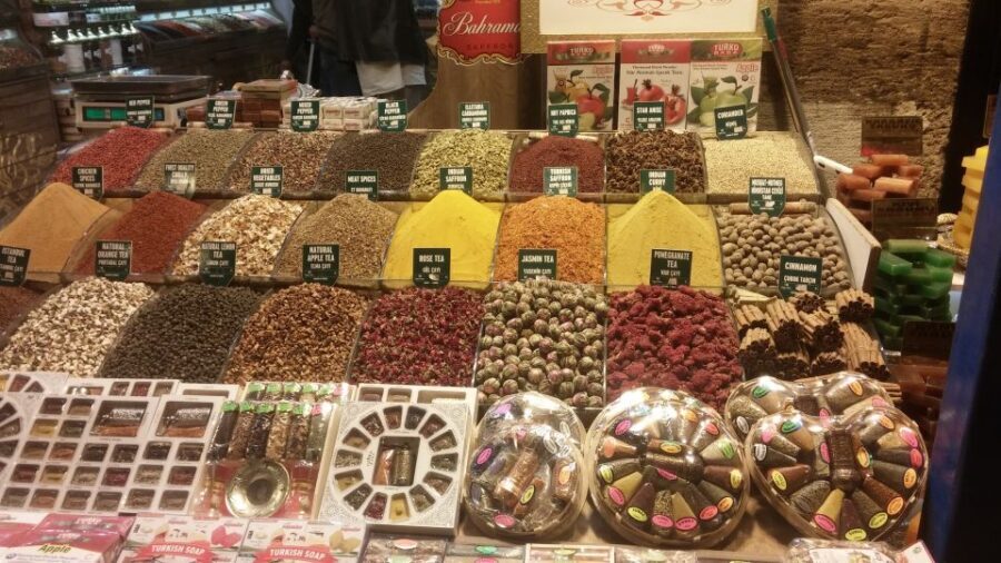 Istanbul: Morning Bosphorus Boat Tour with Spice Bazaar - The Bosphorus Cruise: Seeing Istanbul from the Water