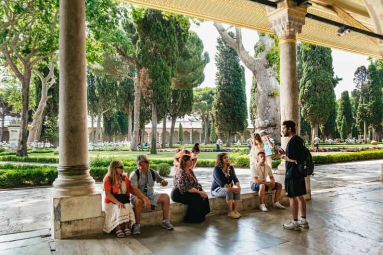 Istanbul: Topkapi Palace and Harem Guided Tour with Ticket - What Do the Reviews Say?
