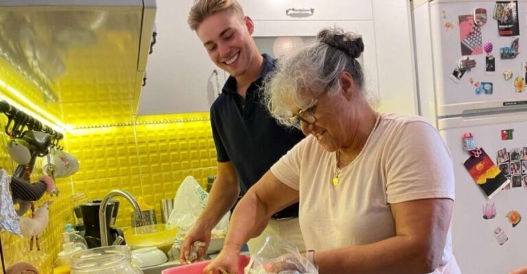 Istanbul: Vegan/Vegetarian Cooking Class with Locals at Home - What the Tour Includes and How It Works