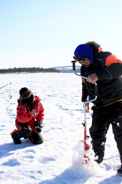 Ivalo: Ice Fishing Tour to Lake Inari, Reindeers & Lunch - Practical Details and What to Expect