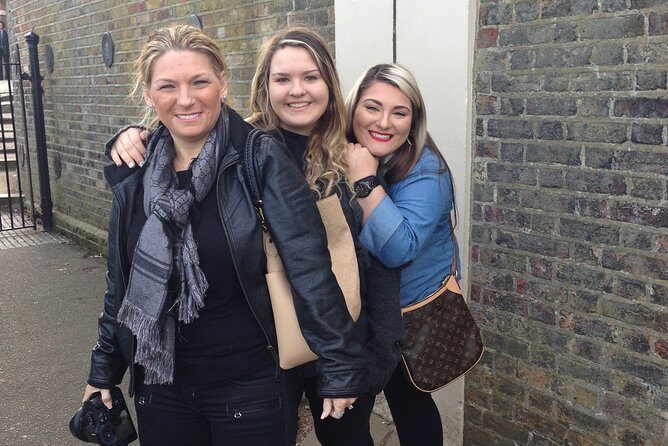 James Bond Ultimate Spy Taxi Tour - How the tour is structured