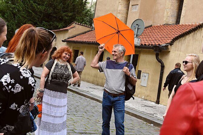 Jewish History and Old Town Walking Tour of Prague - The Role of the Guides and Tour Structure