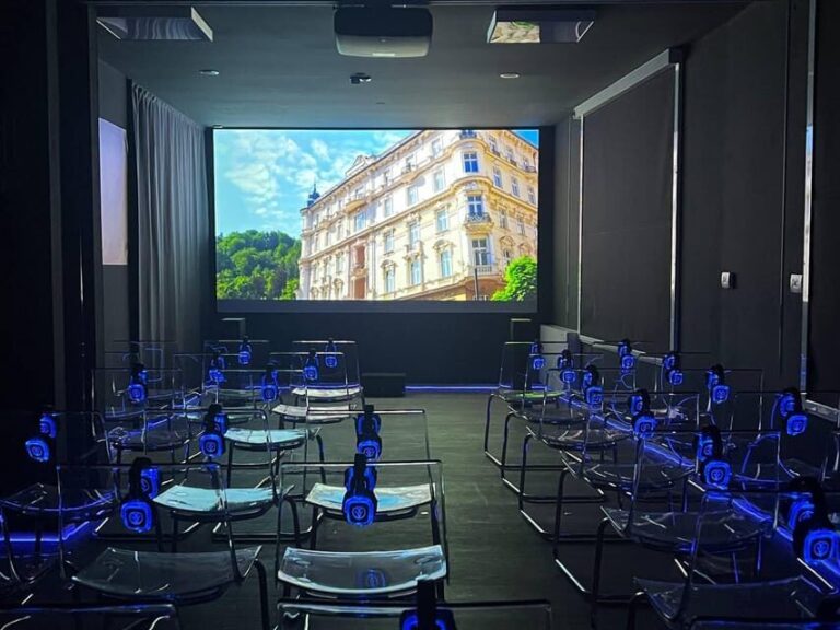 Karlovy Vary: Tourist Cinema Experience - The Experience in Practice