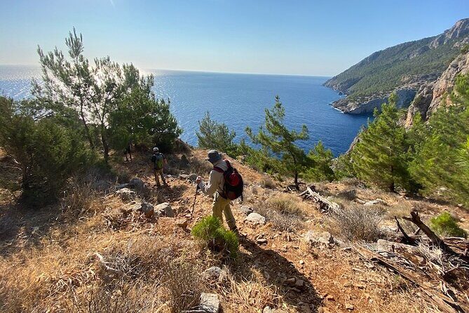 Karpathos Aperi Limniotis Cave Hike for stalagmites / stalactites - Who Is This Tour Best For?