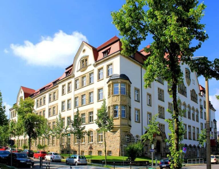 Kaßberg - die schönste Seite von Chemnitz - The Guide’s Role and the Experience