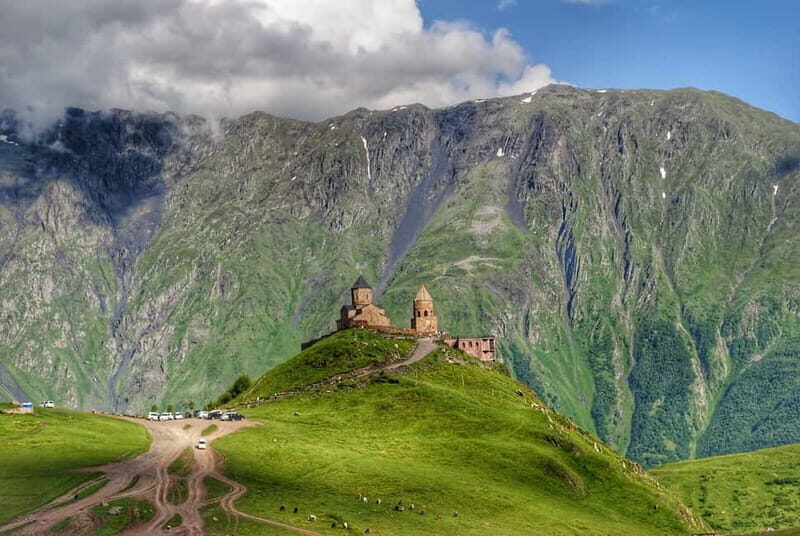 Kazbeg Mountains Day Trip with Gourmet Lunch at Rooms! - Is This Tour Right for You?
