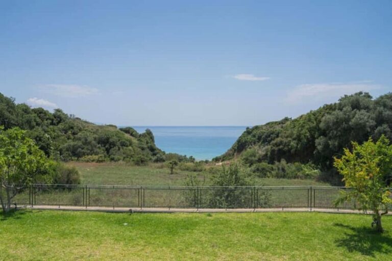 Kefalonia: Private Food and Wine Tastings with Beach Stop - The Scenic Beach Stop at Avithos