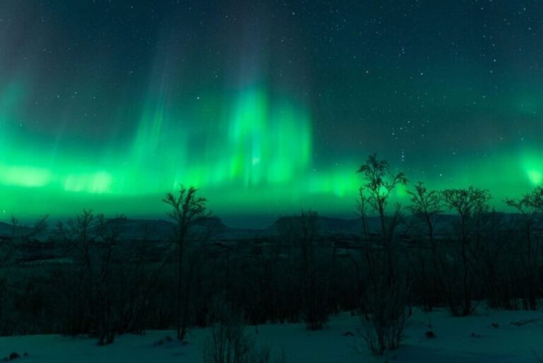 Kiruna: Northern Lights Tour with Photos - Transportation, Group Size, and Practical Details