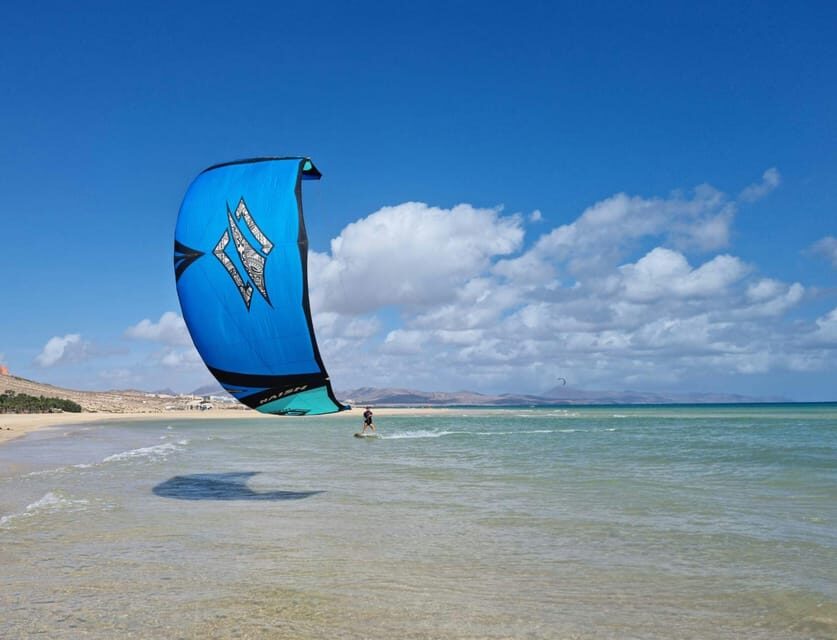 Kitesurfing on Fuerteventura: top equipment in Costa Calma - What to expect during your kitesurfing rental day