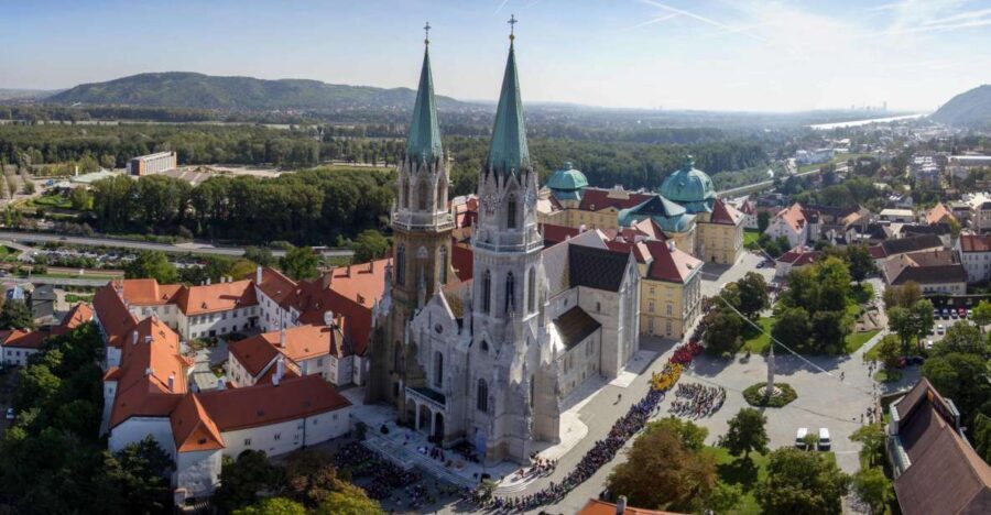 Klosterneuburg: Ticket to Klosterneuburg Abbey - The Practicalities: How It Works