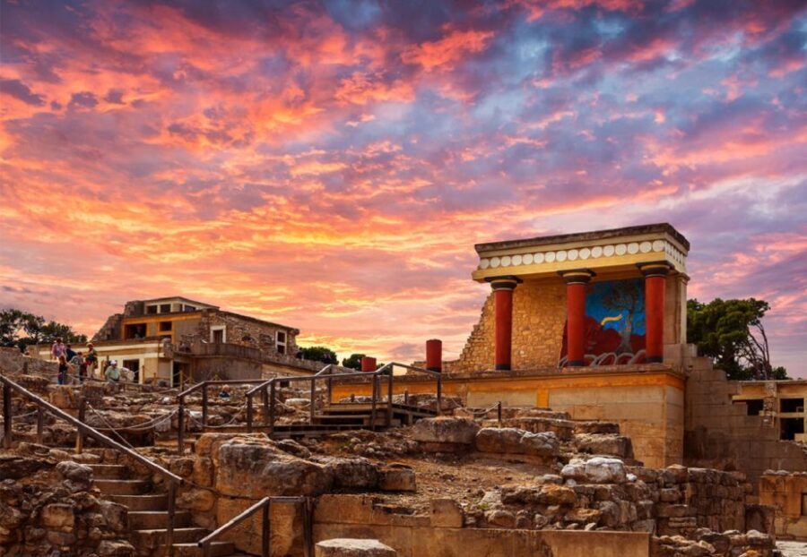 Knossos Palace & Heraklion City Tour From Heraklion - Visiting Knossos Palace