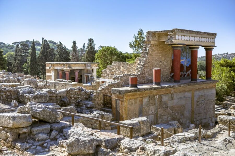 Knossos Palace Skip-the-Line Ticket & Private Guided Tour - The Experience in Detail