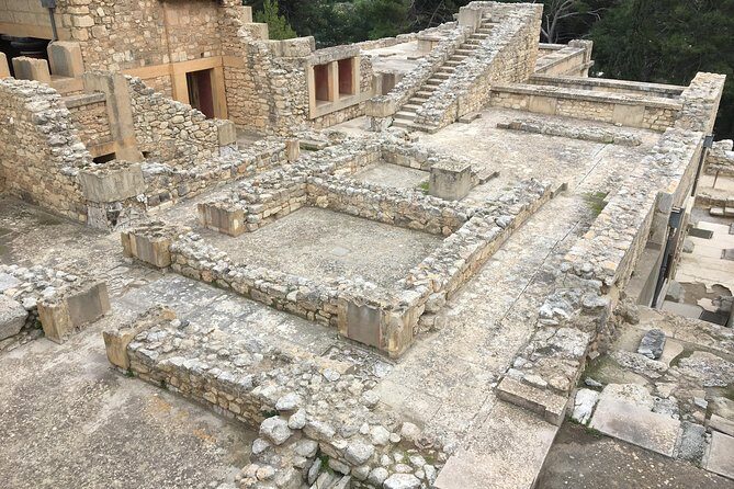 Knossos Palace Skip-the-Line Ticket (Private Guided Tour) - The Evolution of the Palace