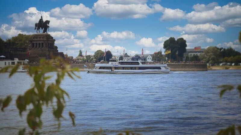Koblenz: City & Sightseeing Boat tour on the Rhine - The Experience Onboard