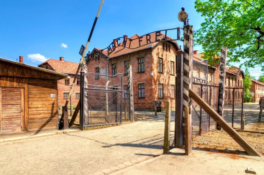 Krakow: Auschwitz Guided Tour with Optional Hotel Pickup - The Itinerary in Detail