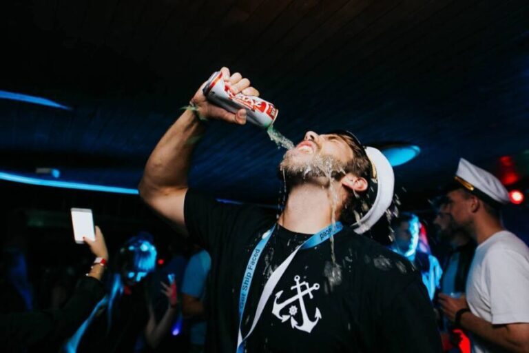 Krakow: Boat Party with Unlimited Drinks - Breaking Down the Itinerary