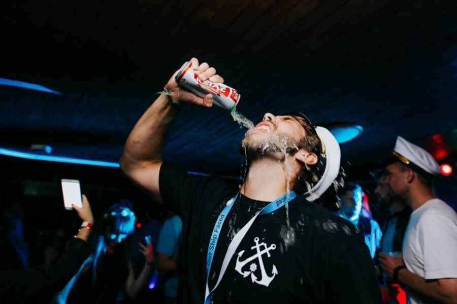 Krakow: Boat Party with Unlimited Drinks - Breaking Down the Itinerary