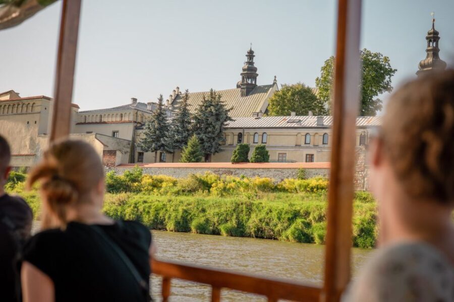 Krakow: Early Bird Vistula River Sightseeing Cruise - What the tour covers and what to expect