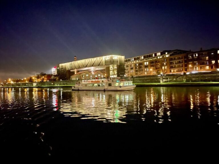 Krakow: Evening Cruise with a Glass of Wine - Who Is This Tour Best For?