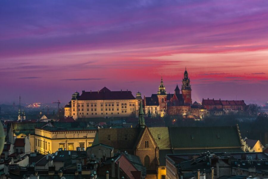 Krakow: Evening Walking Tour with Spooky Stories - The Itinerary: Step by Step