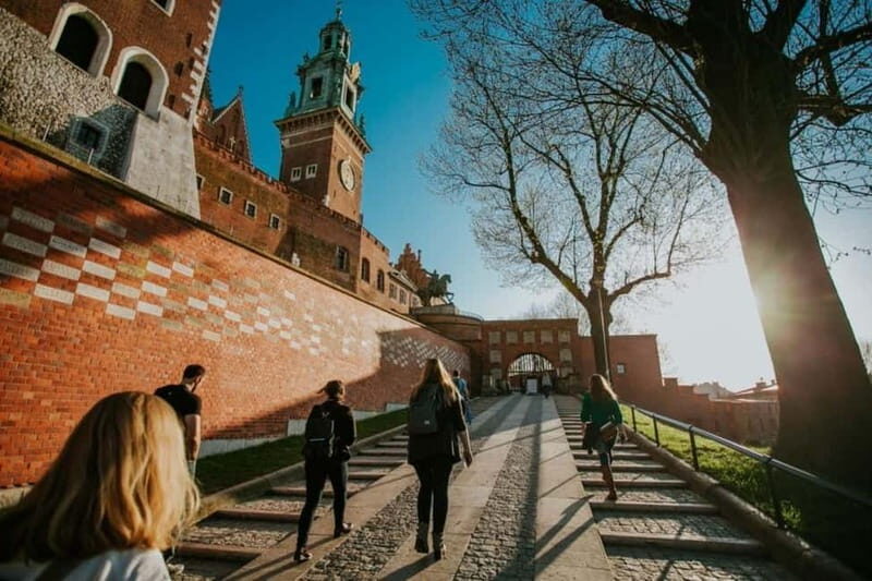 Krakow highlights: Old Town and Wawel Castle Walking Tour - Authentic Feedback from Past Participants