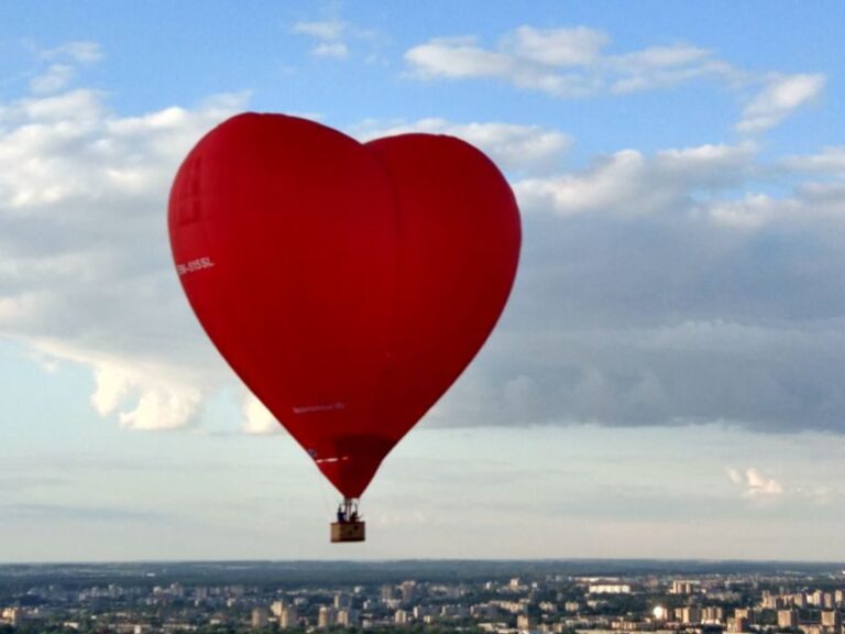 Kraków: Hot Air Balloon Exclusive Tour with Champagne - The Views and the Experience