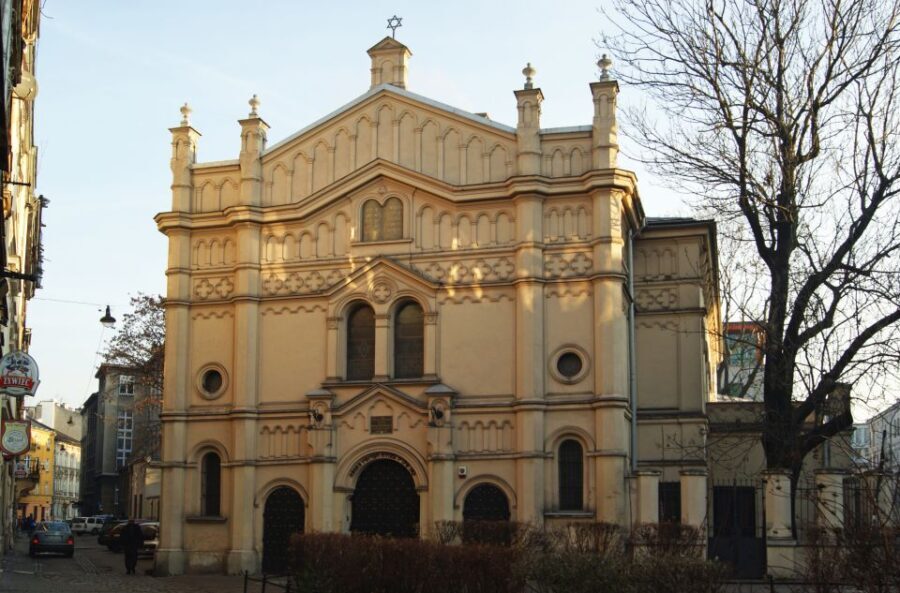 Krakow Kazimierz and Jewish Ghetto Tour with Synagogues - Who Should Consider This Tour?