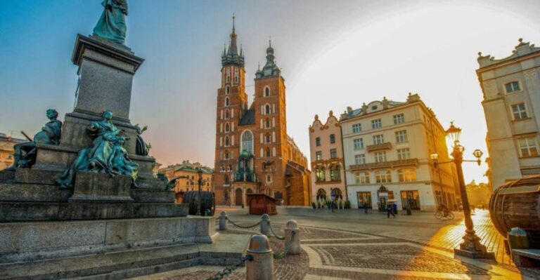 Krakow: Old Town Guided Walking Tour - What to Expect from Your Guides and the Experience