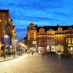 Krakow : Old Town Walking Tour With A guide - A Closer Look at the Highlights
