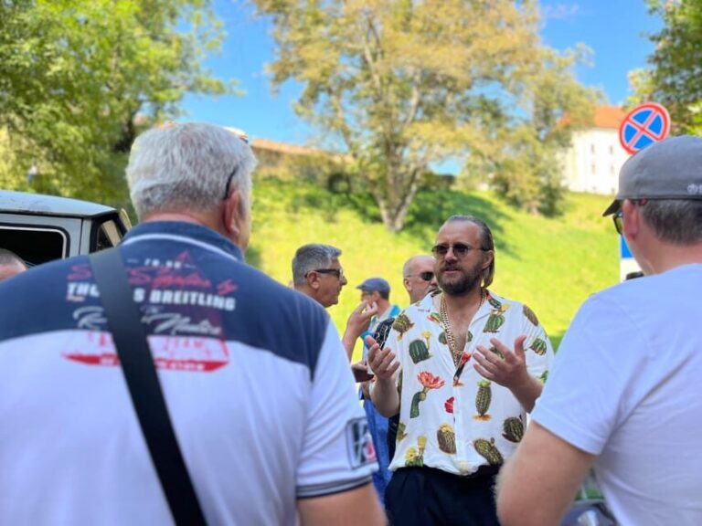 Krakow: Private Old Town Comedy Walk with a Crazy Guide - Breaking Down the Itinerary