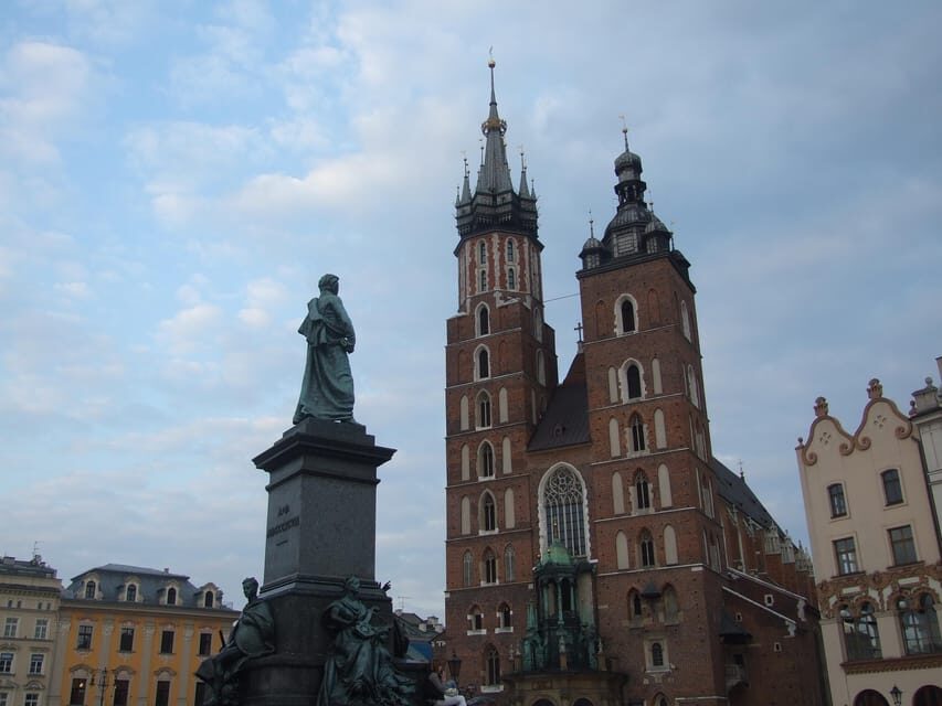 Krakow Private Tour: Old Town, Kazimierz & Wawel Hill - Transportation and Timing