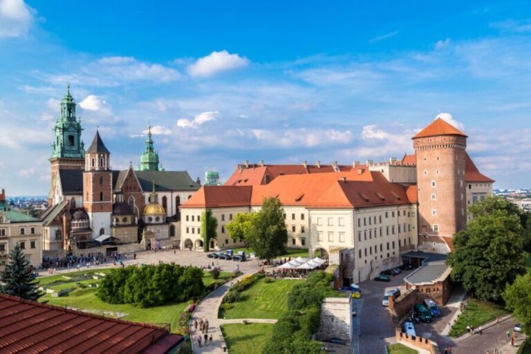 Krakow: Wawel Guided Tour with Lunch and River Cruise - Who Should Consider This Tour?