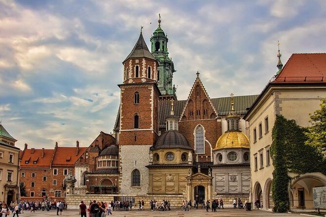 Krakow - Wawel Sightseeing of the Royal Hill - Monuments and Modern Symbols