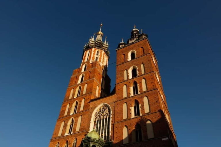 Krakow's legends and stories - Walking Guided Tour - Exploring the Main Market Square