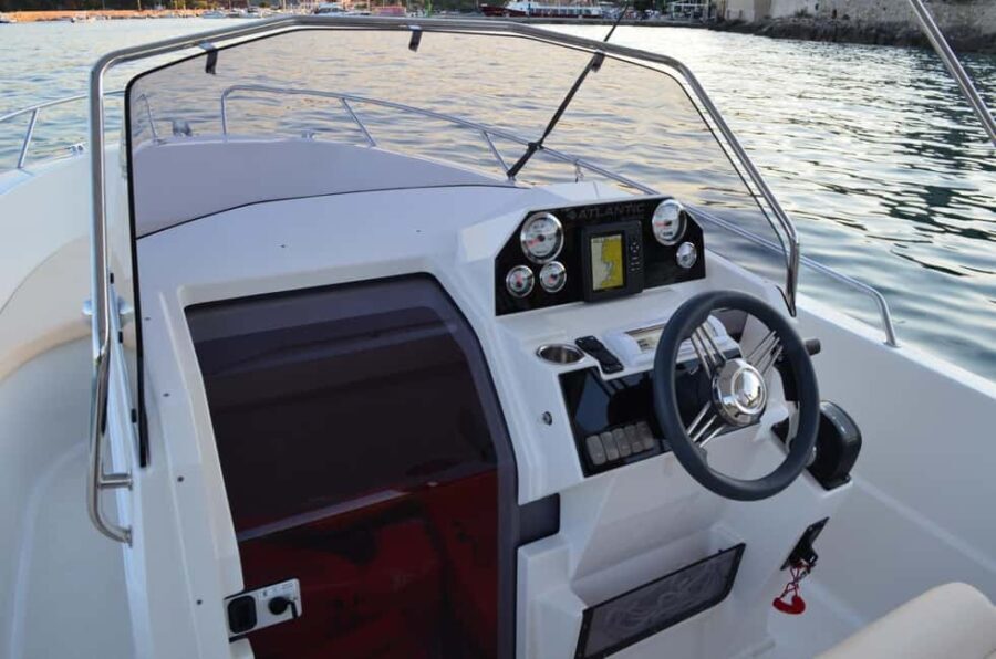 Krk: Rent a boat Atlantic 670 open 410kk - Navigating the Practicalities
