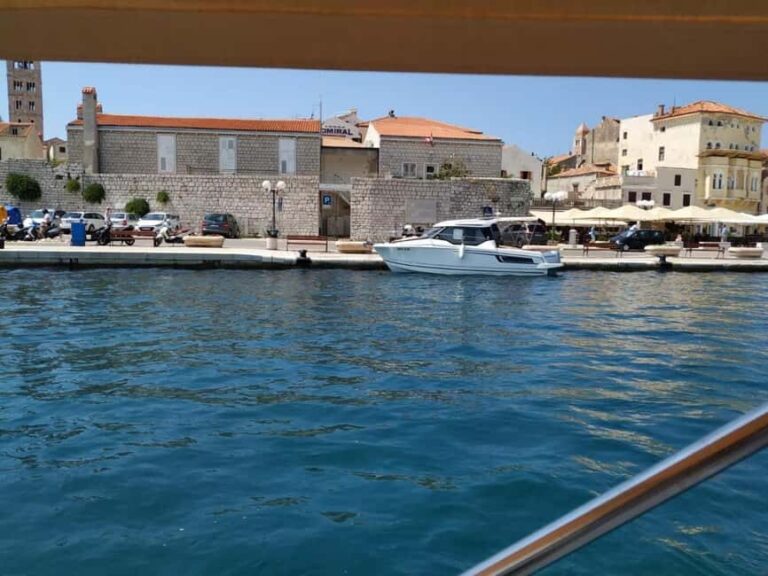 Krk: Rent a boat Merry Fisher 795 386kk - The boat itself: A good mix of performance and comfort